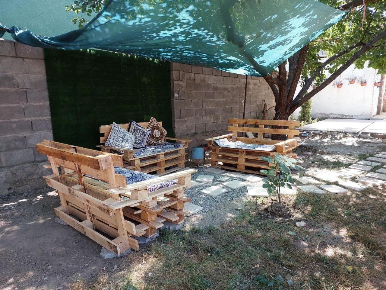 Abs Guest House Osch Exterior foto